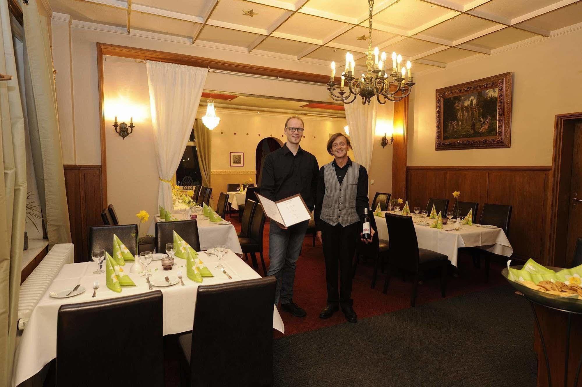 Hotel Zur Heidebluete 함부렌 외부 사진