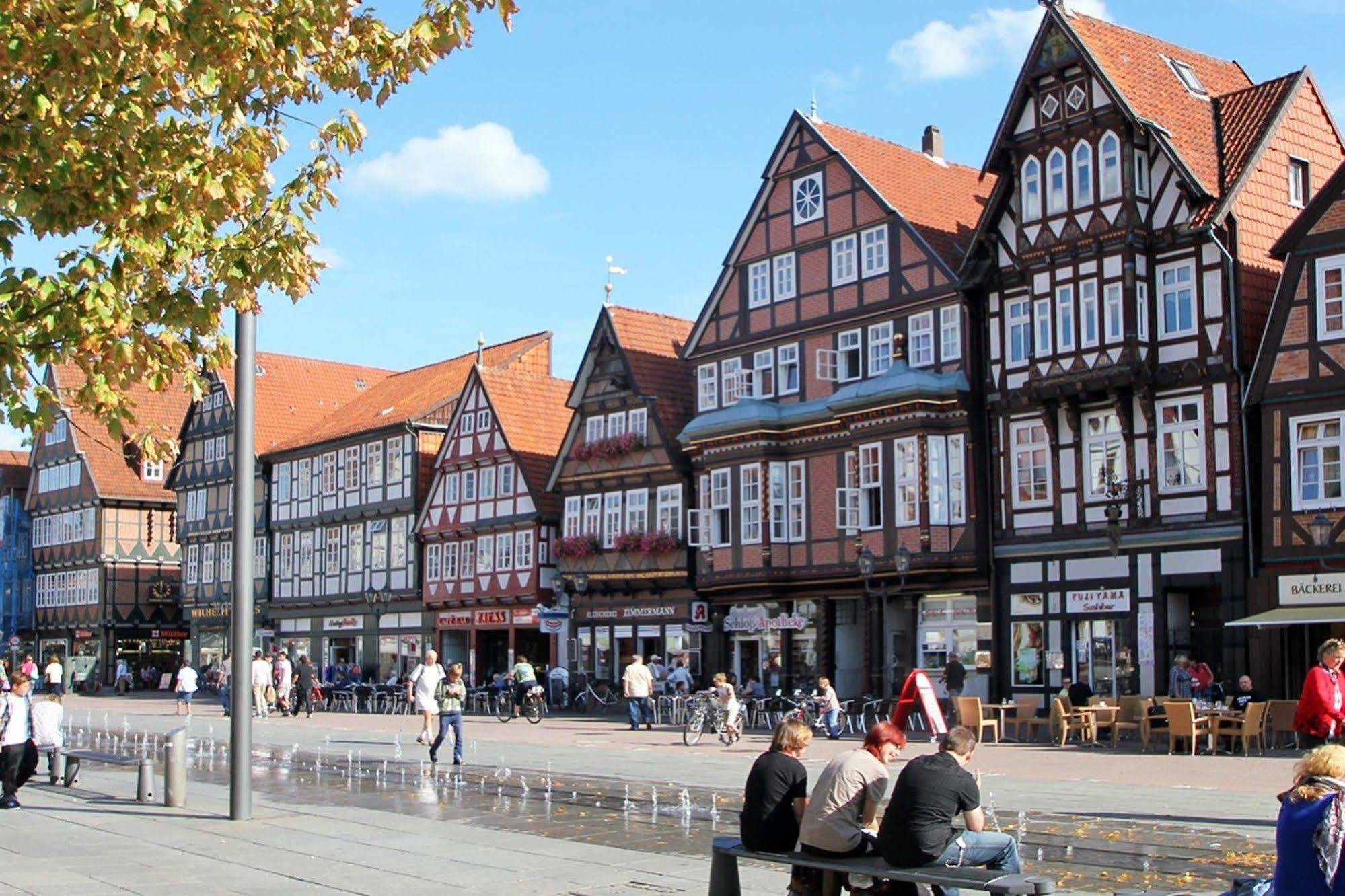 Hotel Zur Heidebluete 함부렌 외부 사진