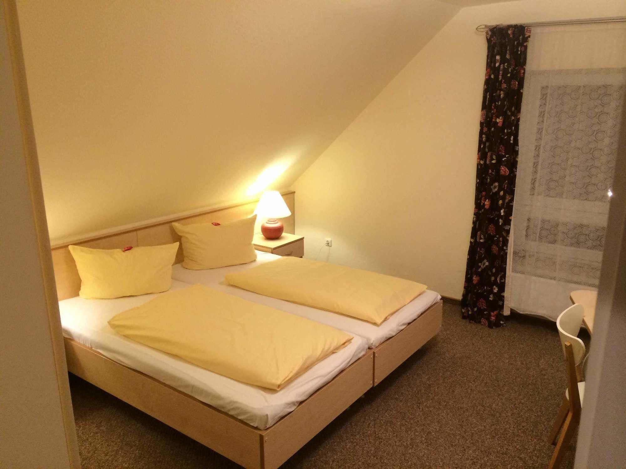 Hotel Zur Heidebluete 함부렌 외부 사진